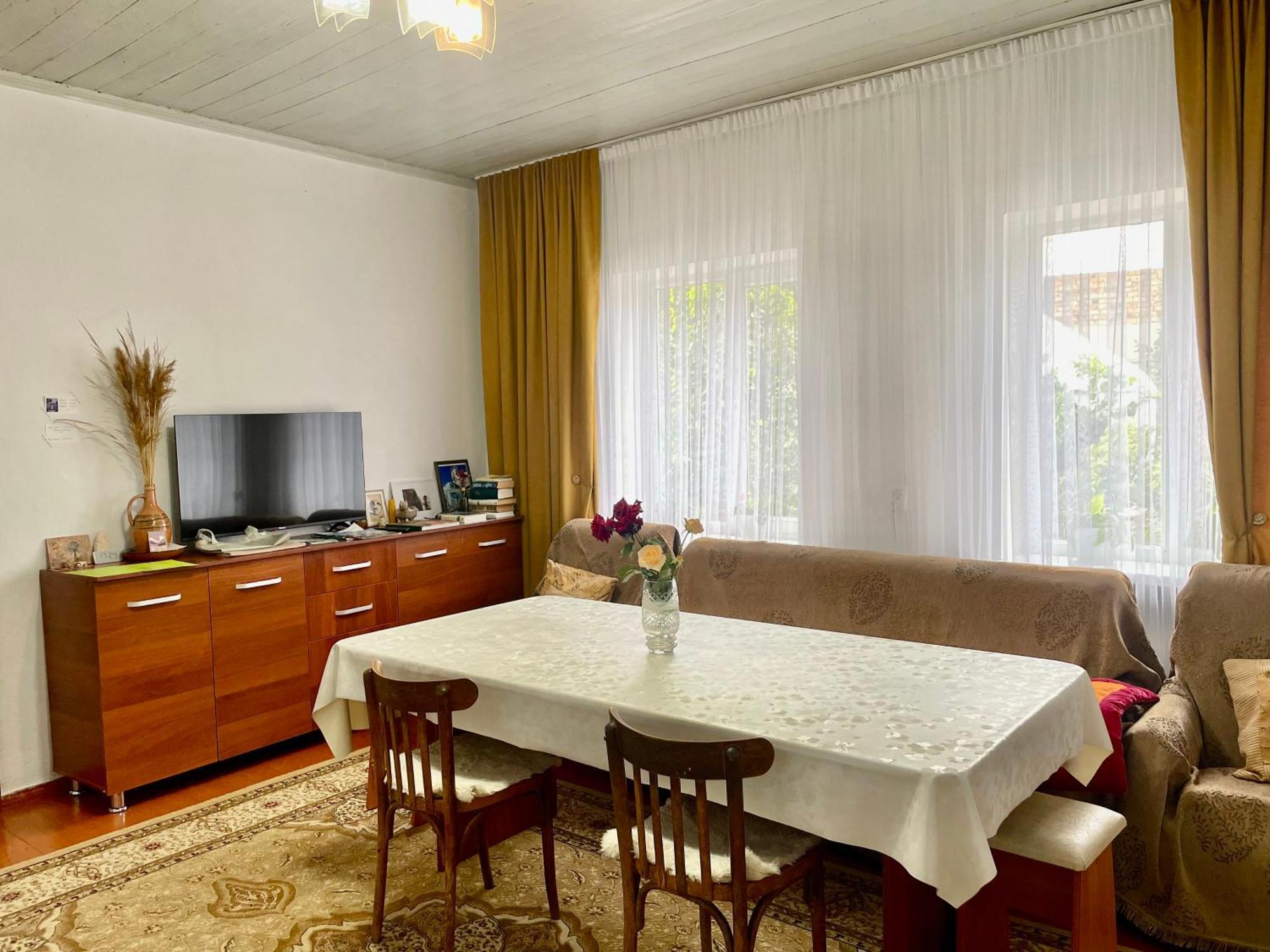 Gulnara Guest House Balykchy Екстер'єр фото